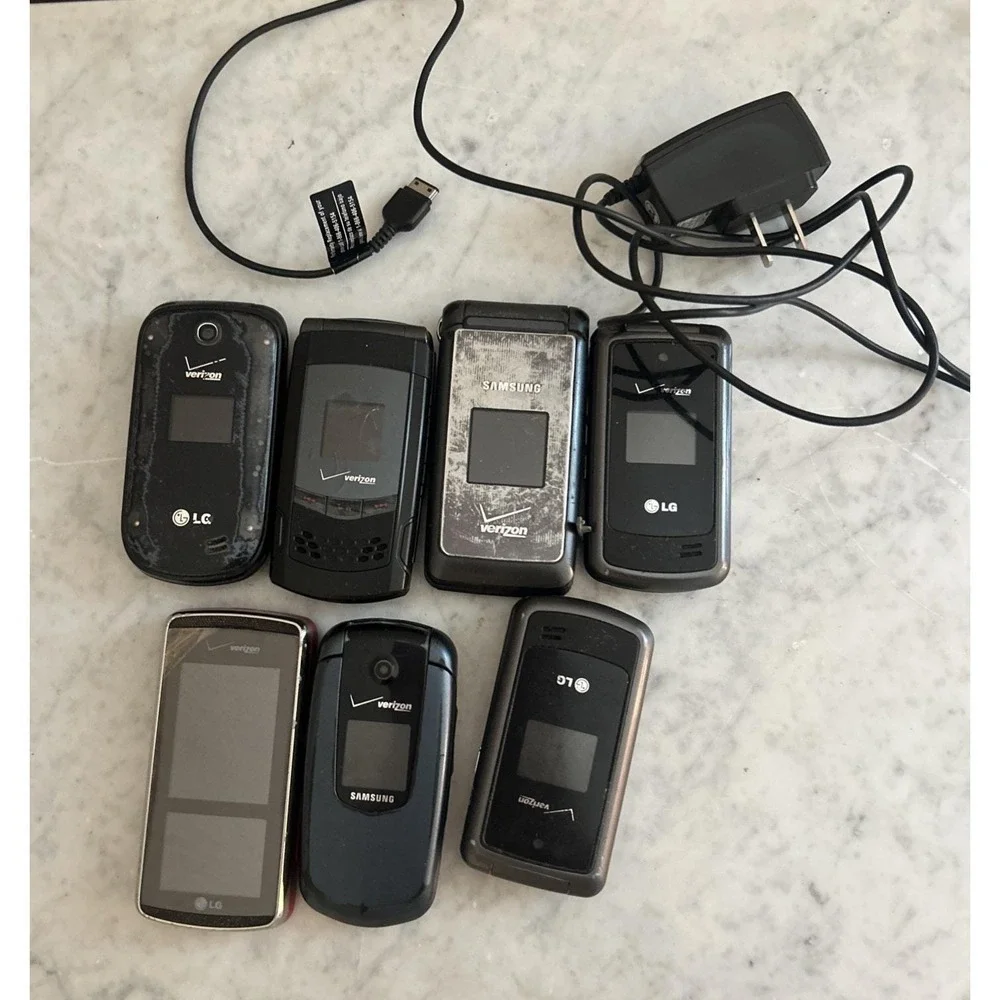 Vintage Lot Of 7 Flip Cell Phones Mixed Lot  As Is Untested